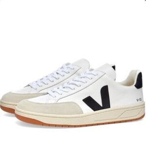 Veja Mesh Suede Low Top Sneakers 8